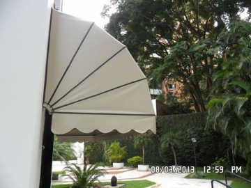 Toldo em Lona Branca Entrada de Condomínio