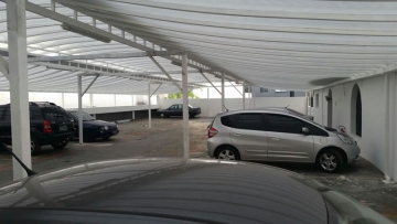 Coberturas Arqueadas em Policarbonato Alveolar