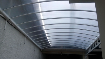 Foto Cobertura em Policarbonato Alveolar Curva Garagem