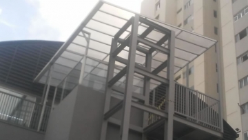 Foto Cobertura em Policarbonato Alveolar Elevador
