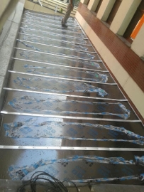 Foto Cobertura em Policarbonato Alveolar Fixa Corredor Quintal