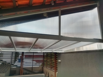 Cobertura em Policarbonato Alveolar Quintal