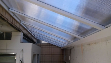 Foto Cobertura em Policarbonato Alveolar Reta Área de Serviços