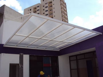 Foto Cobertura em Policarbonato Alveolar Reta Creche