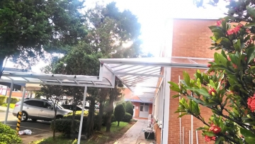 Foto Cobertura em Policarbonato Alveolar Reta Empresa