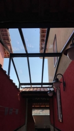 Cobertura em Policarbonato Compacto Abre e Fecha para o Quintal