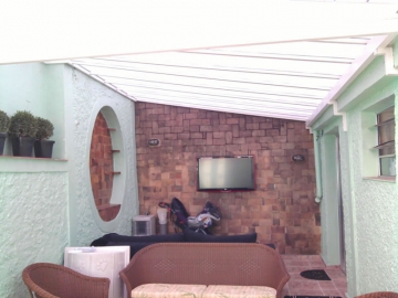 Cobertura em Policarbonato Compacta Área Descanso Residencial