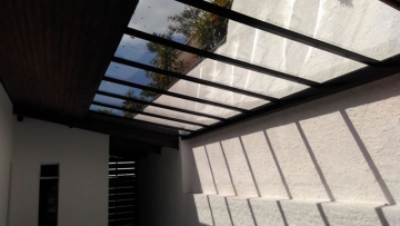 Cobertura em Policarbonato Compacto Duas Águas Garagem