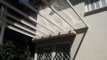 Foto Cobertura em Policarbonato Compacta Garagem Reta