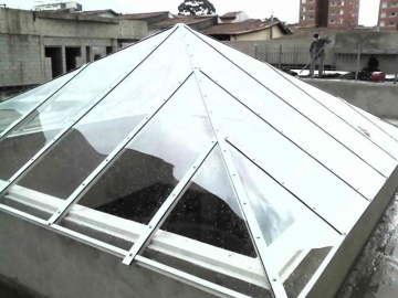 Foto Cobertura em Policarbonato Compacto para Jardim de Inverso