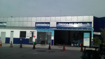 Foto Cobertura em Policarbonato Compacto Meia Curva Toldo Azul