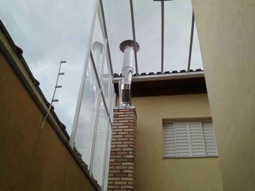 Cobertura em Policarbonato Compacta Quintal do Sobrado