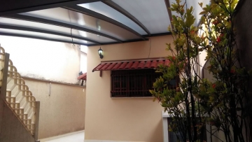 Foto Cobertura em Policarbonato Compacta Quintal Sobrado