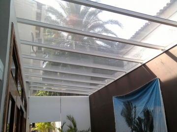 Cobertura em Policarbonato Compacta Reta Ateliê