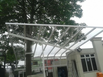 Foto Cobertura em Policarbonato Compacto Reta Fixa para Guarita