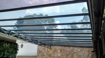 Foto Cobertura em Policarbonato Compacto Reta Translucida Garagem