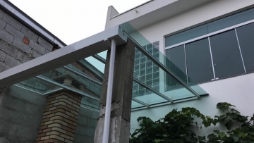 Foto Cobertura em Policarbonato Compacta Reta Verde para Churrasqueira