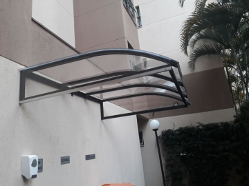 Cobertura em Policarbonato Compacto Semi Curva