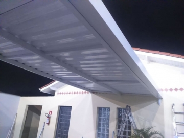 Foto Coberturas em Telhas Termo-Acústicas para Corredor