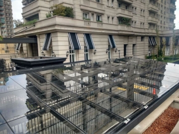 Foto Cobertura Em Vidro Laminado Duas Águas