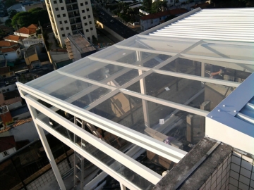 Cobertura em Vidro Laminado Ofurô Varanda