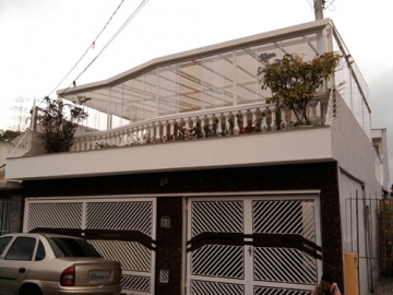 Cobertura em Policarbonato Alveolar Sob Medida com Envidraçamento