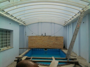 Cobertura em Policarbonato Compacta Retrátil Automatizada