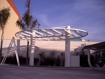 Foto Cobertura em Policarbonato Compacto modelo Oval