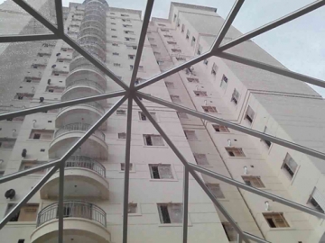 Cobertura em Policarbonato Compacto modelo Pirâmide