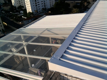 Cobertura em Vidro Laminado Retrátil